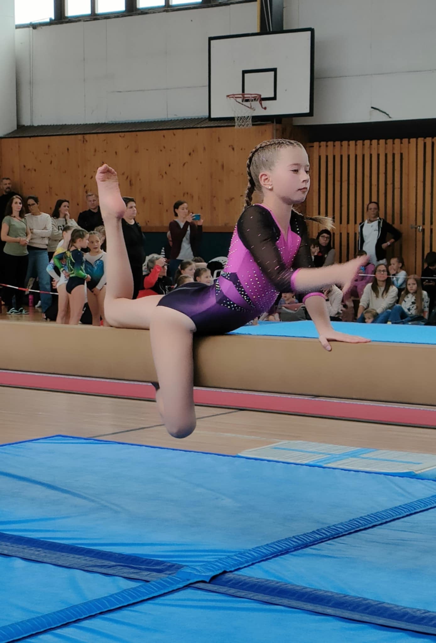 7bab4b44-c376-40bd-85ee-f22efae5c282